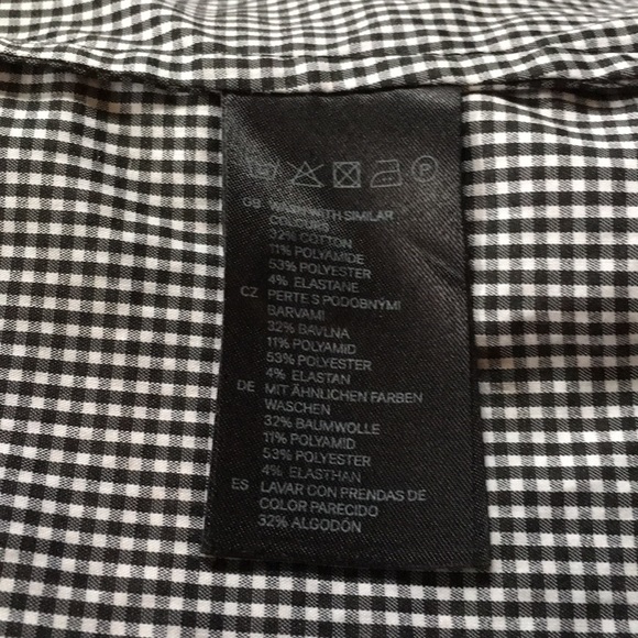 ✨ H&M Button Up Blouse ✨ - Picture 4 of 4