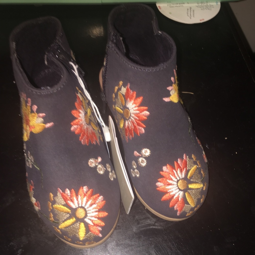 Zara embroidered ankle boots