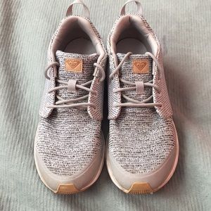 Roxy sneakers