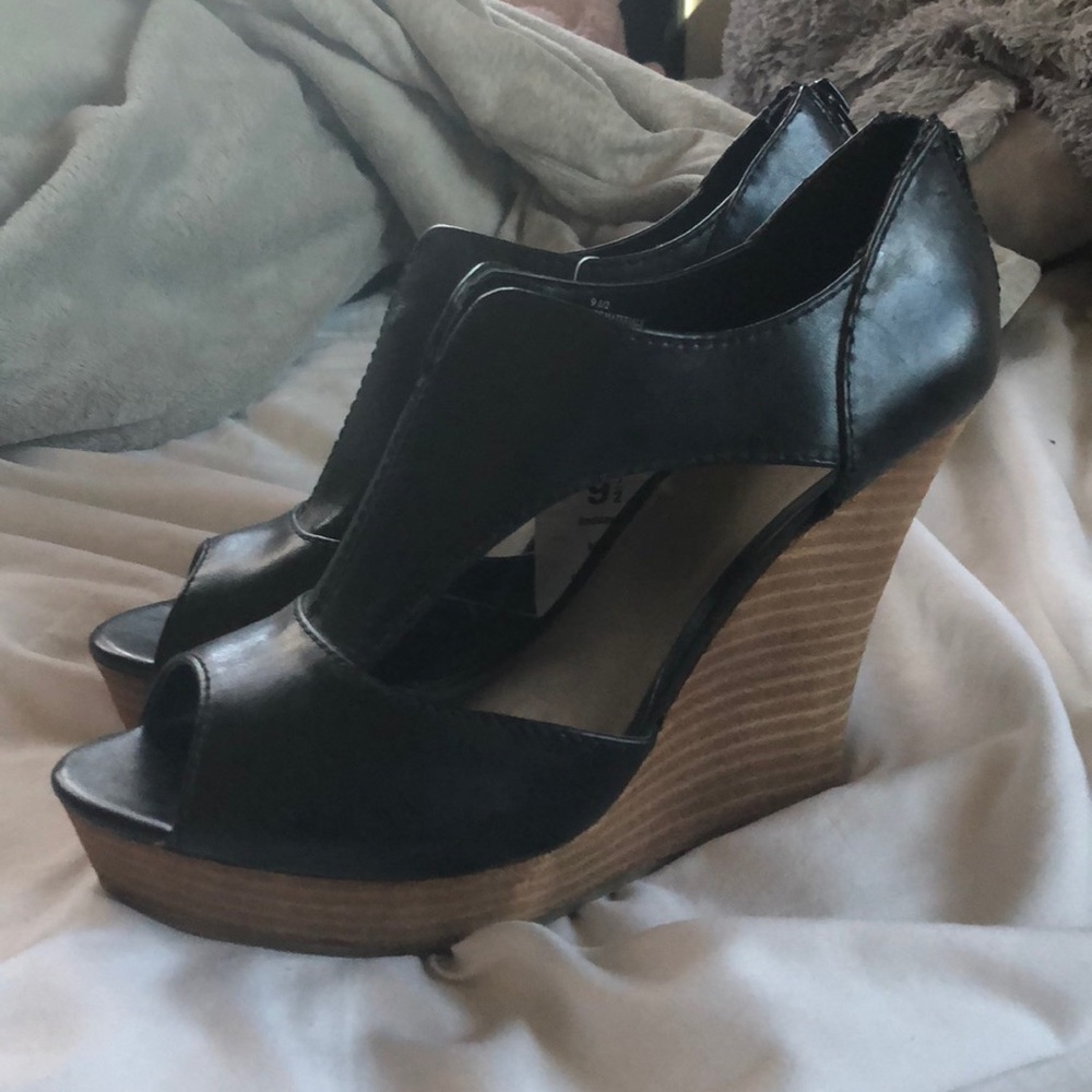 Mossimo black leather wedges