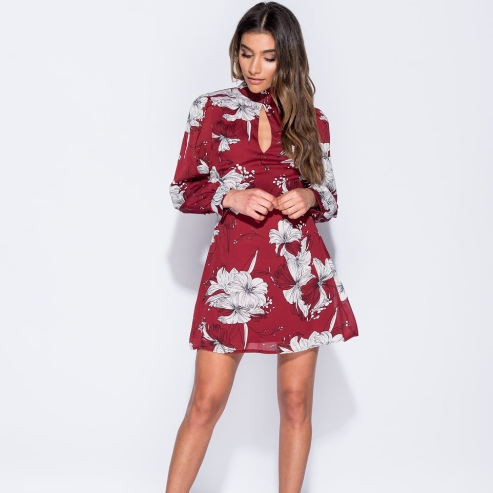 NEW Long Sleeve Floral Keyhole Shift Dress