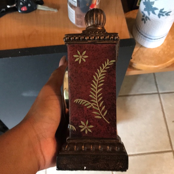 A vintage looking clock - Picture 4 of 4