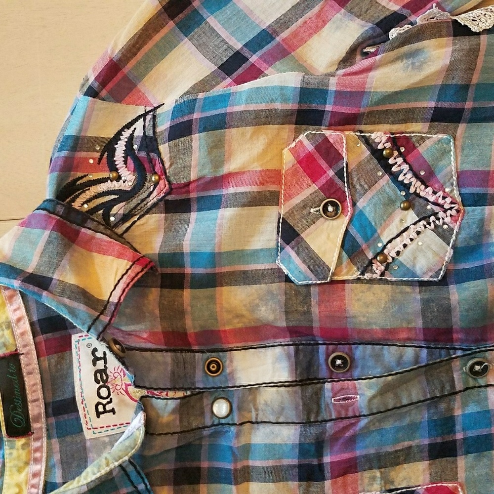 Plaid Roar button down