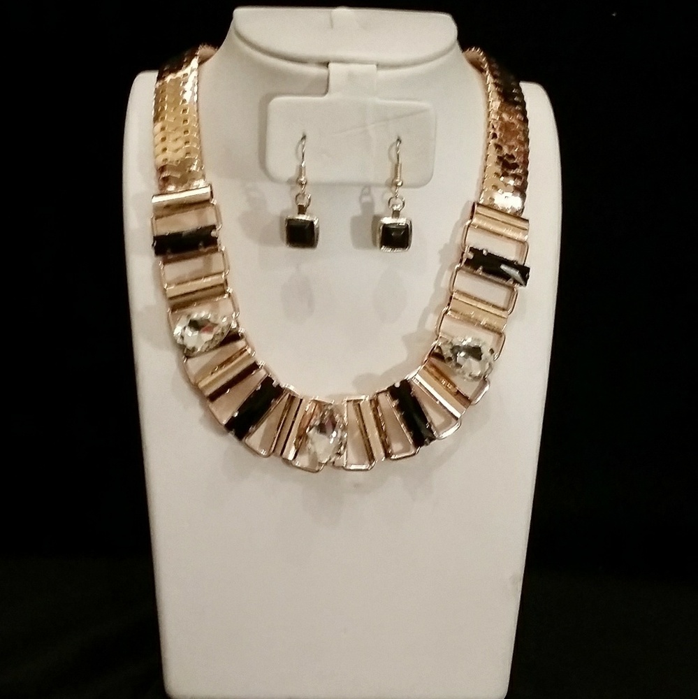 Gold Tone Stoned Necklace