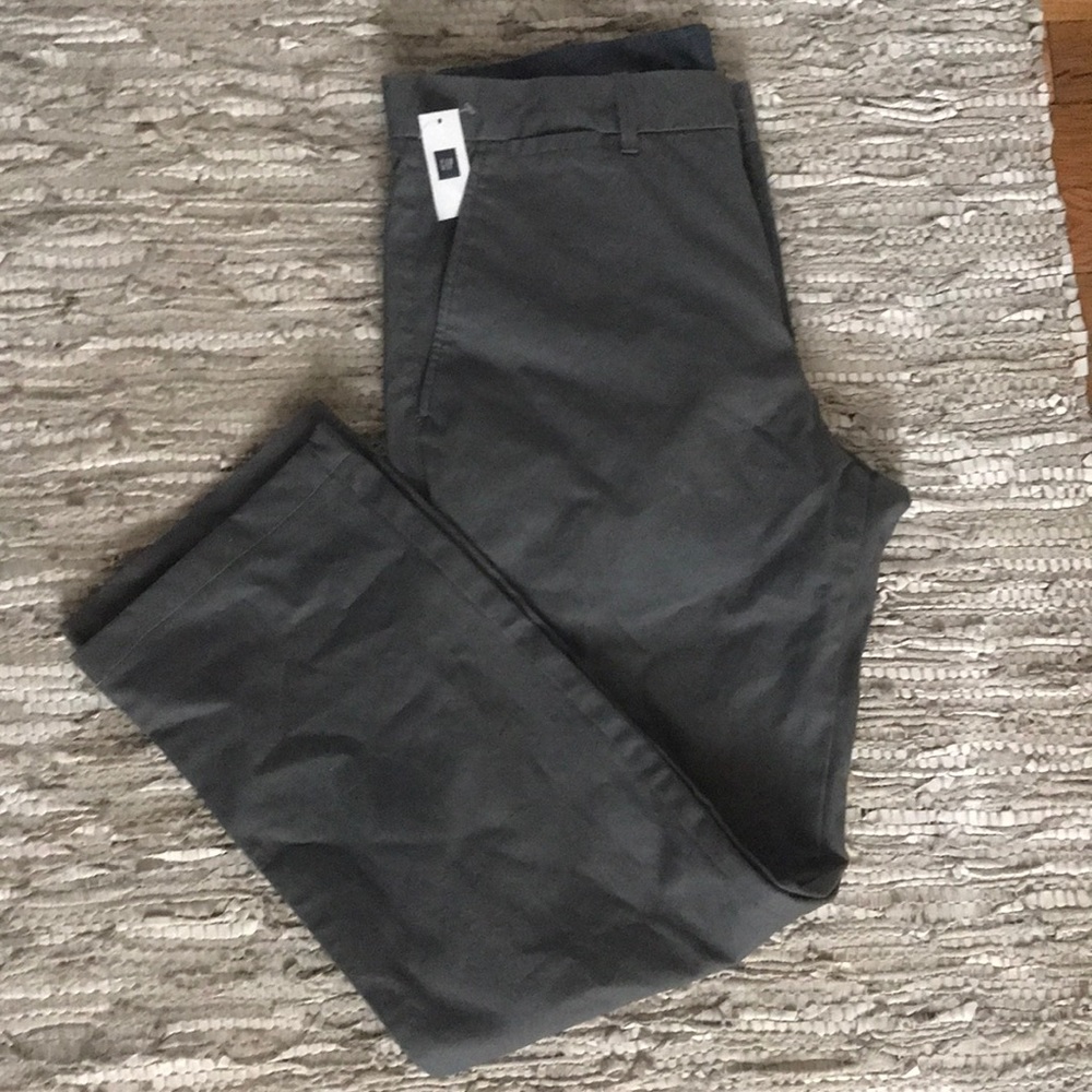 NEW Gap gray straight fit men’s pant