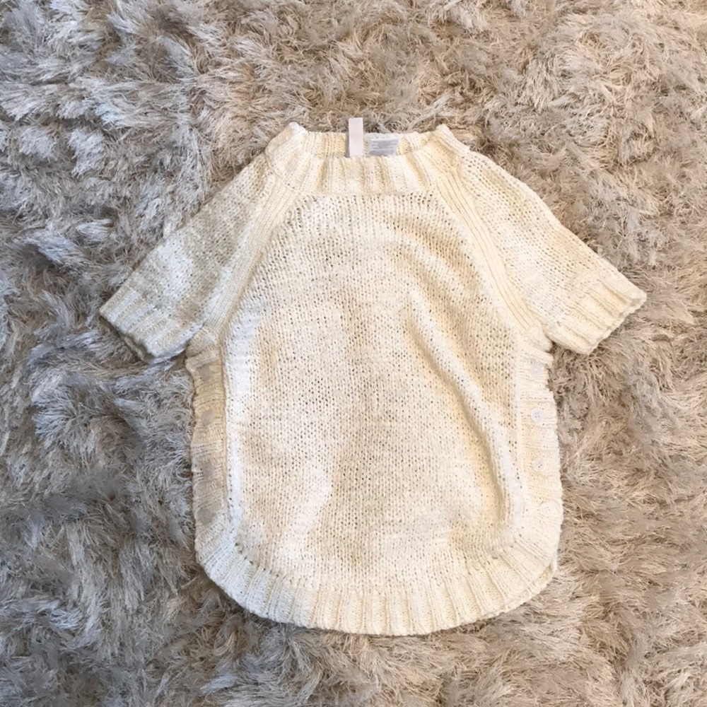 Short sleeve sweater