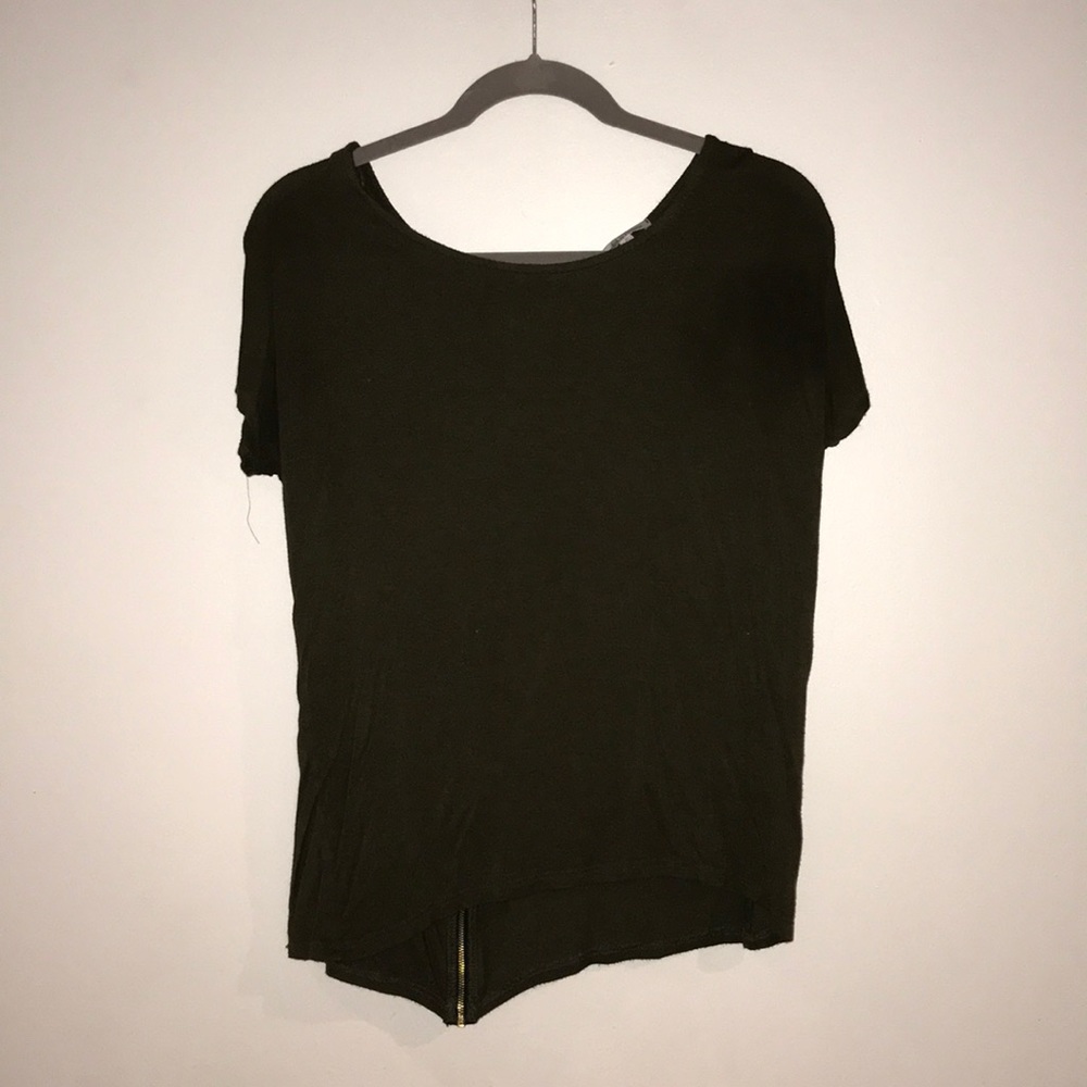 Olive green tee with gold zipper back (s)