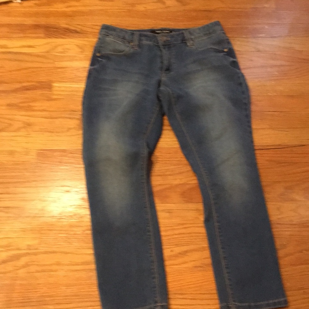 Cropped blue denim jeans