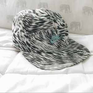 WOMENS NIKE HAT