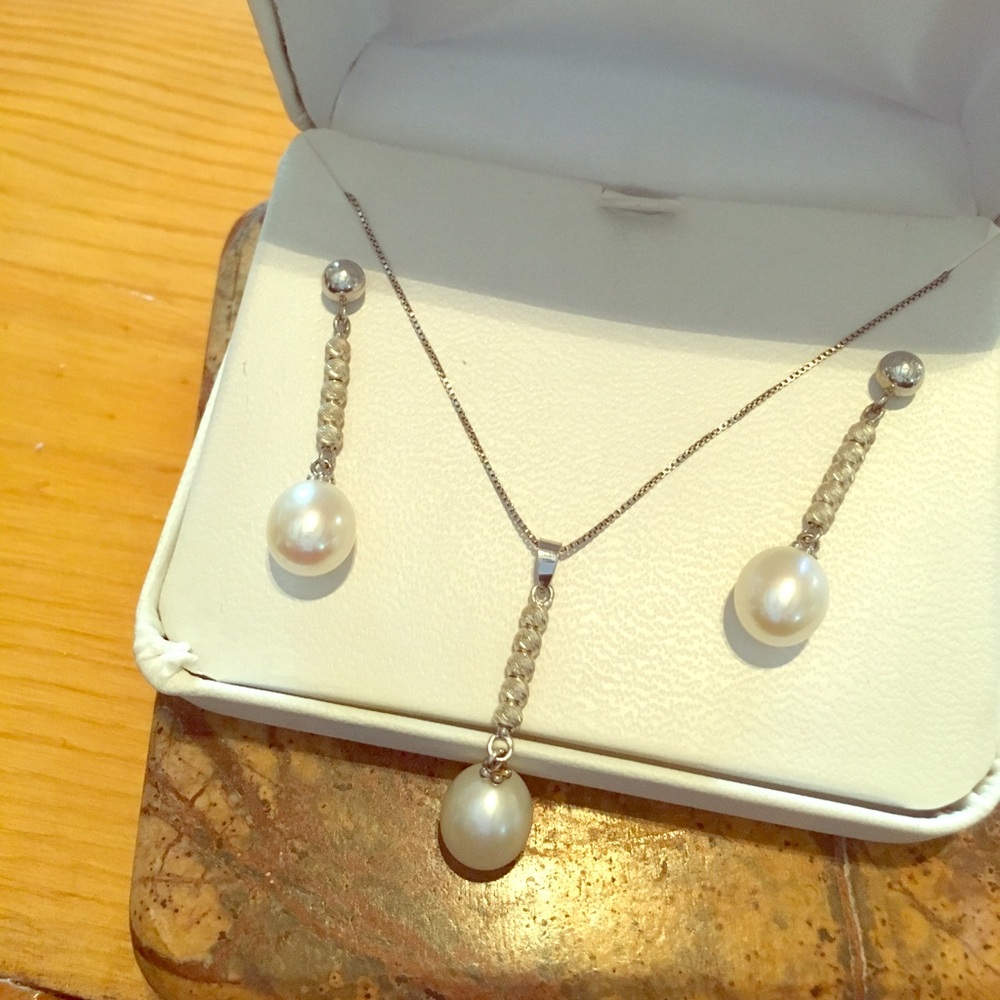 Great wedding necklace and earrings set