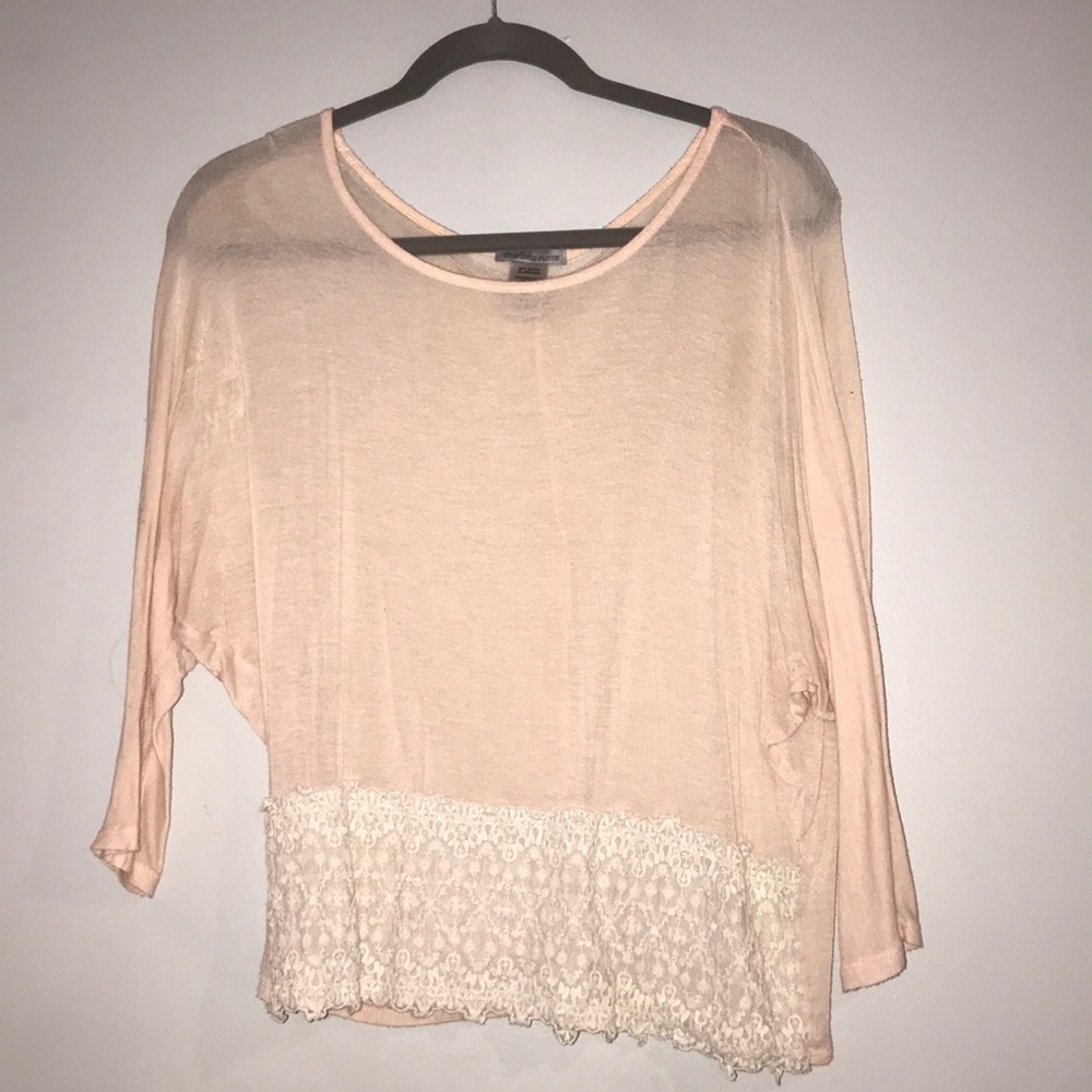 Light pink 3 Quarter sleeve tee w/ lace detail