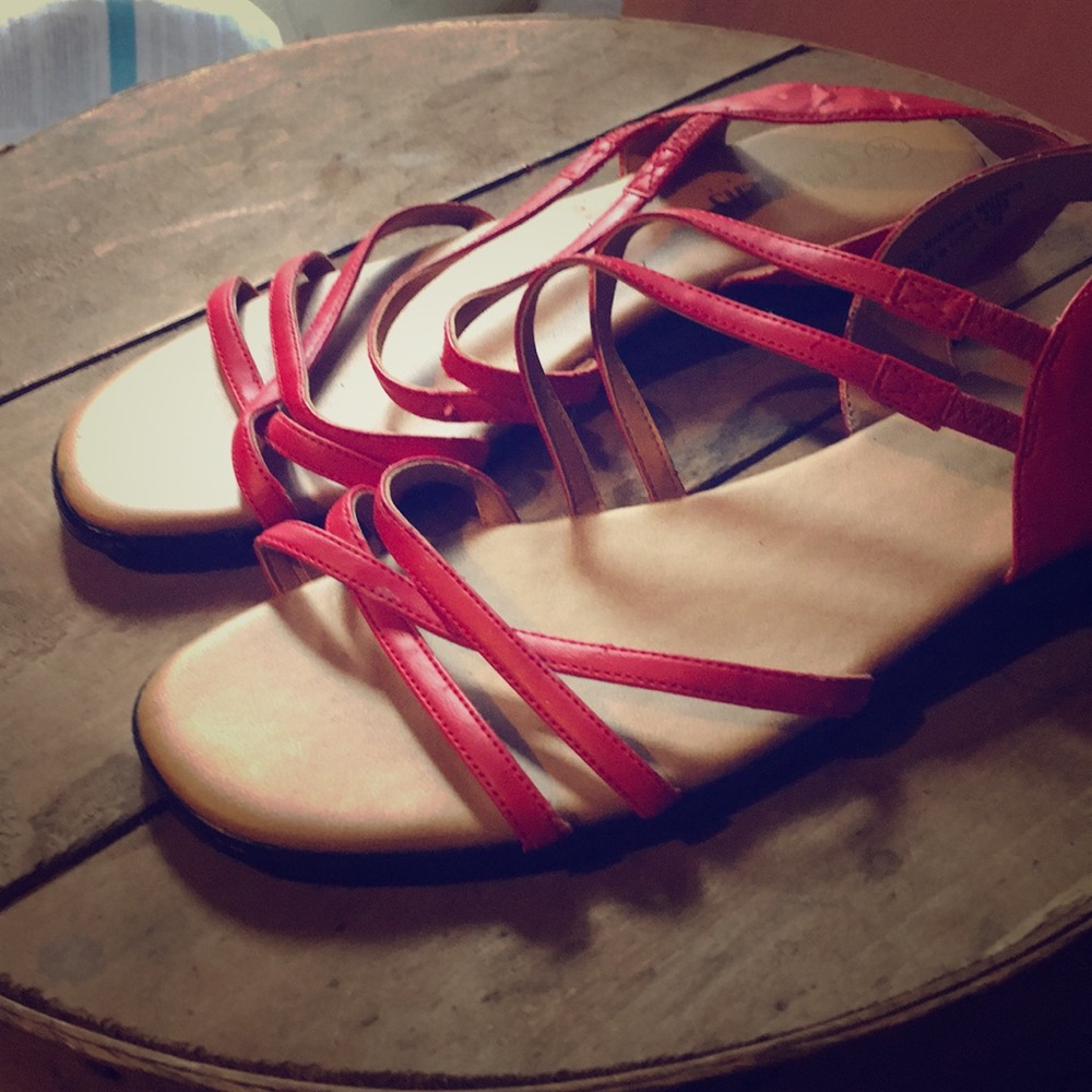 VINTAGE Coasters Brand size 9.5 Red Sandal