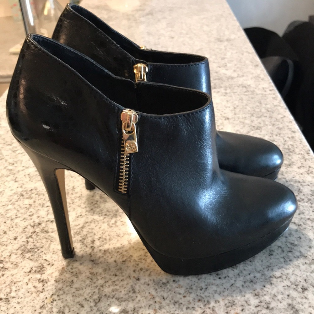 Michael Kors York Bootie Black SZ 8