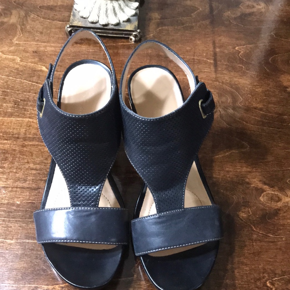Naturalizer Black wedge heel sandal