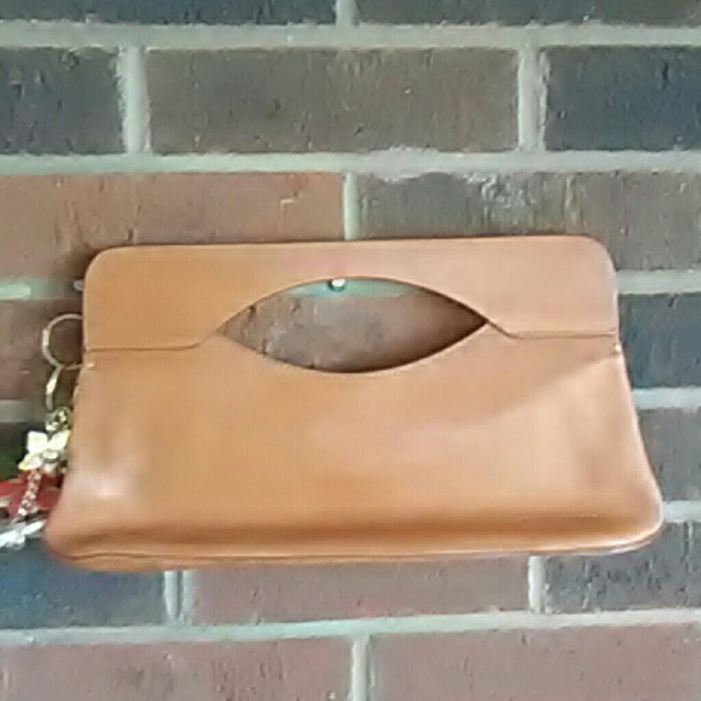 Pelle studios/ wilsons leather hand bag.
