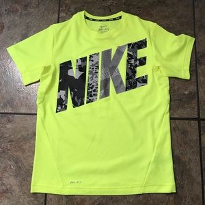 nike fluorescent t shirt