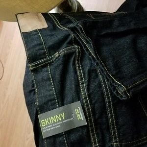 Mens 33/32 jeans NWT