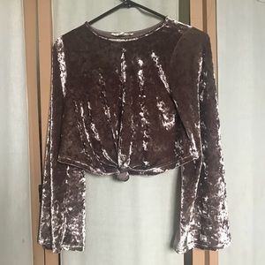 💗SALE💗Crushed Velvet Bell Sleeve Crop Top