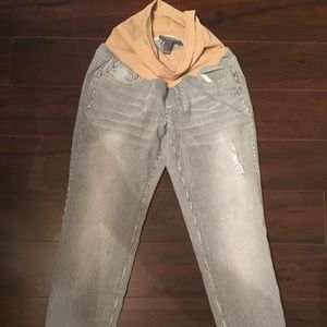 Maternity skinny jeans