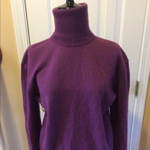 Theory Plum 100% cashmere turtleneck sweater