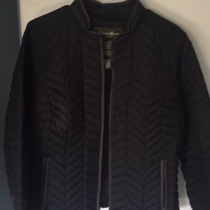 Down jacket with zipper pockets. Like new!