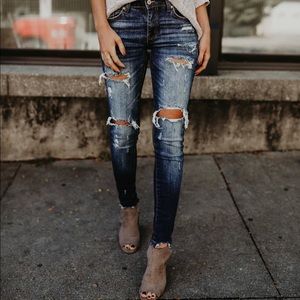 Vici Dolls Jeans. Size 3. universal distressed