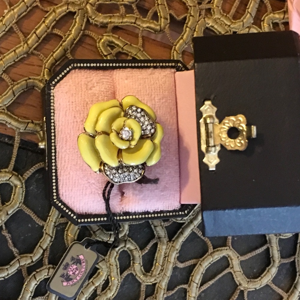 New with tags Juicy Couture adjustable ring.