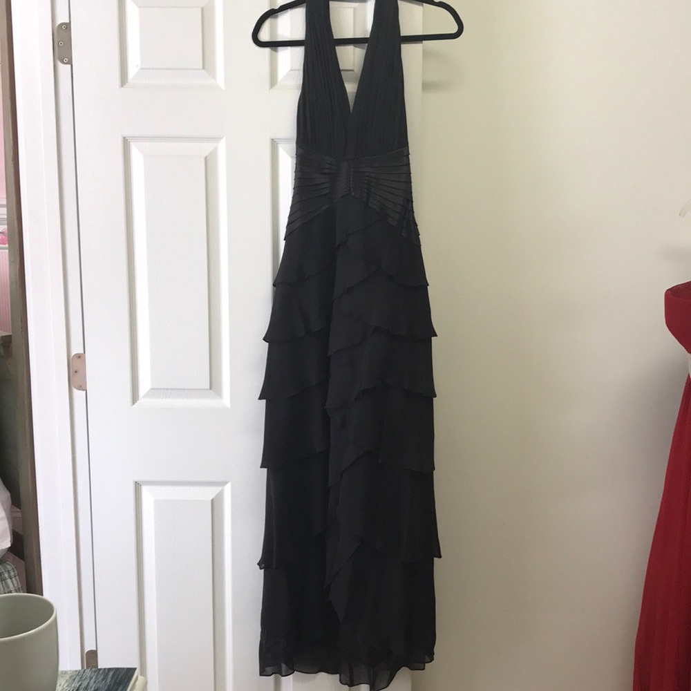 BLACK GOWN
