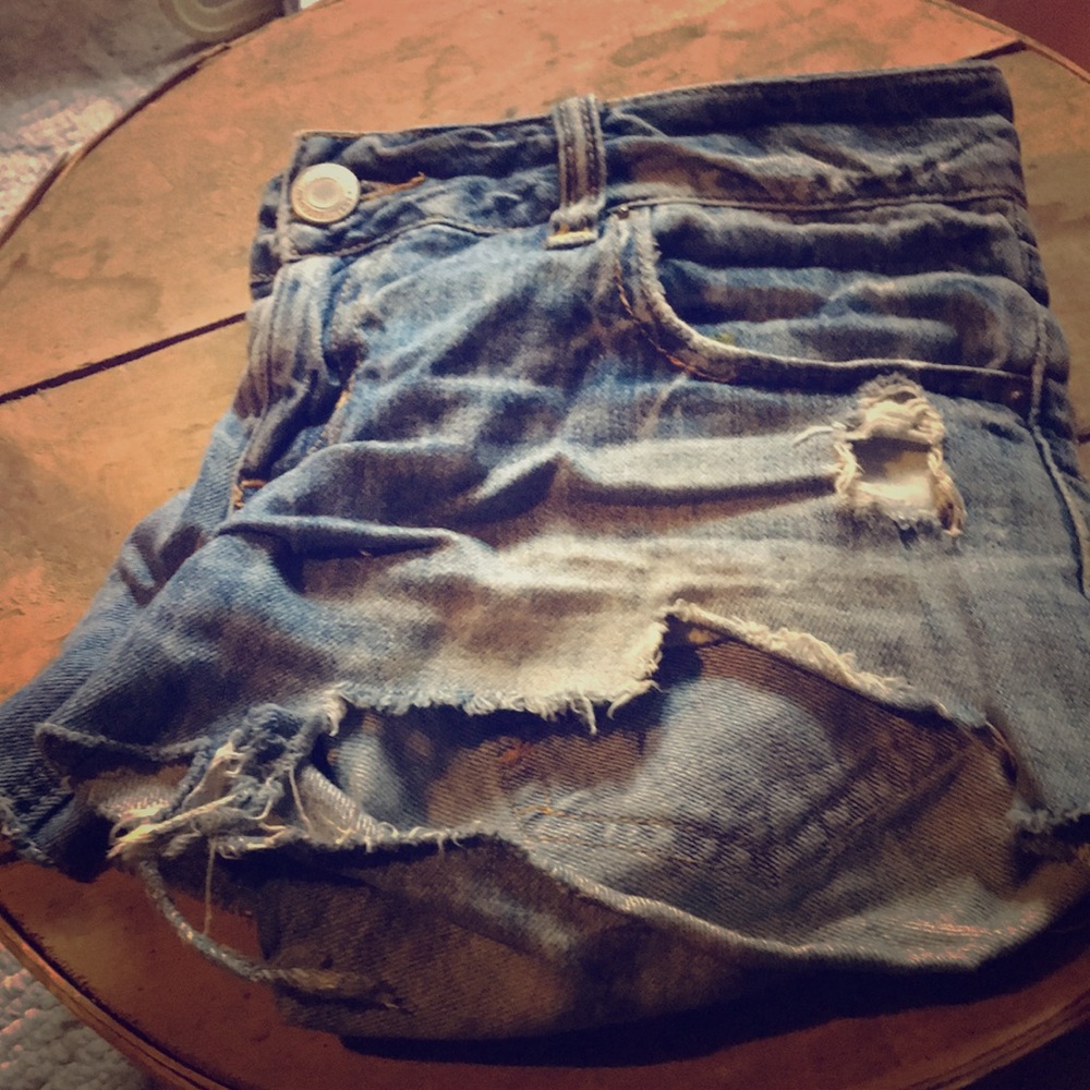 American Eagle Distressed denim short short