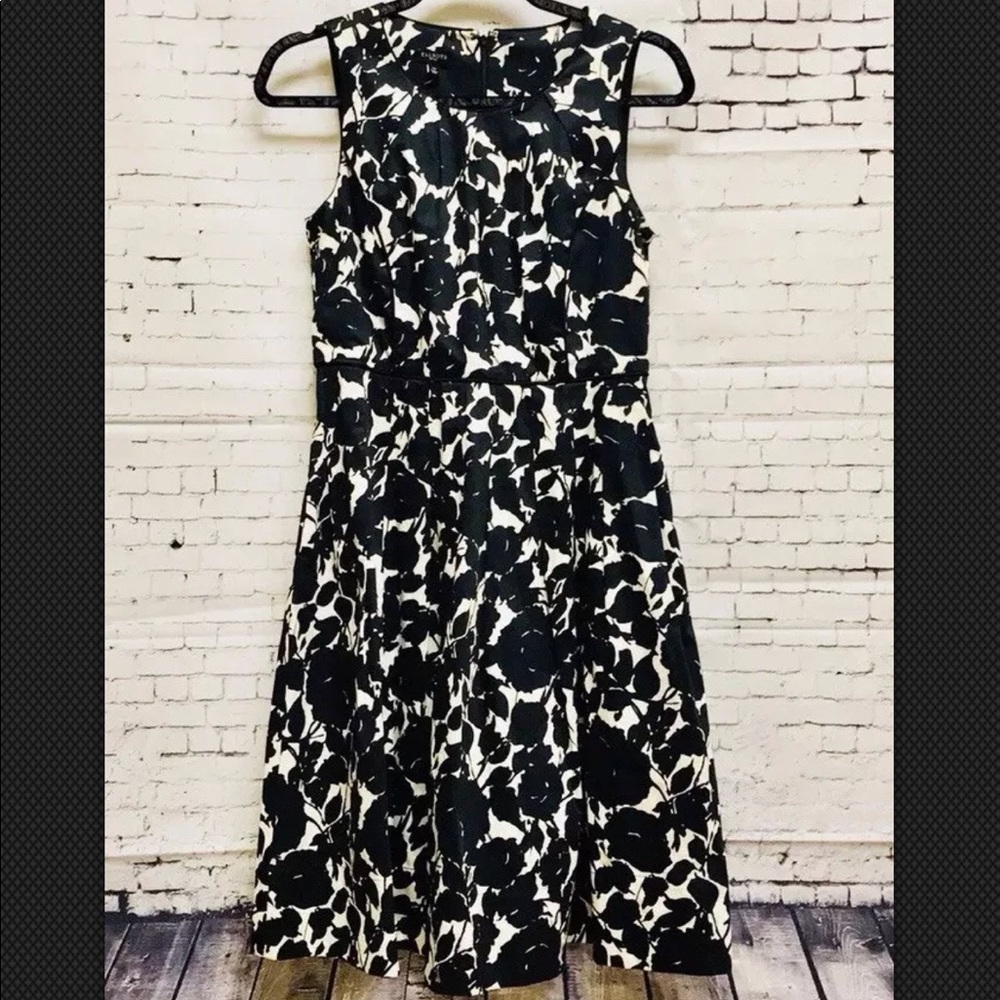 🎉HP🎉 Talbots Black and White Dress,  4 Petite