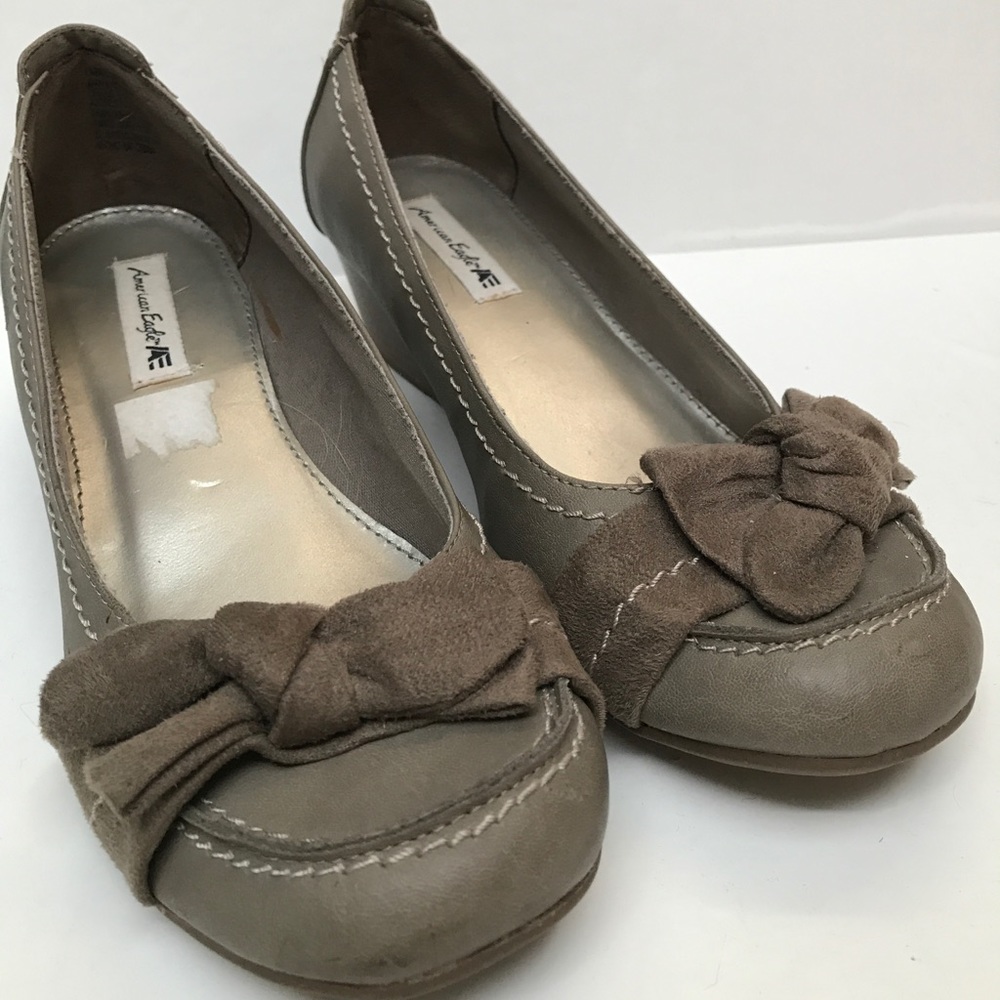 Women's American Eagle wedges light brown
