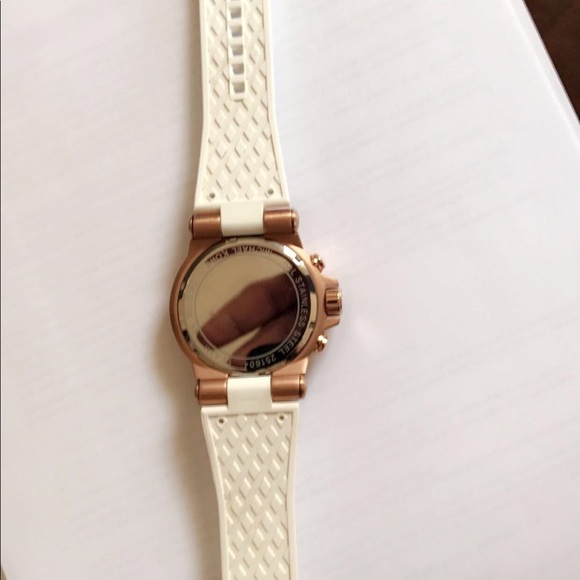 authentic watch Michael Cors in good condition..!! - Picture 4 of 6