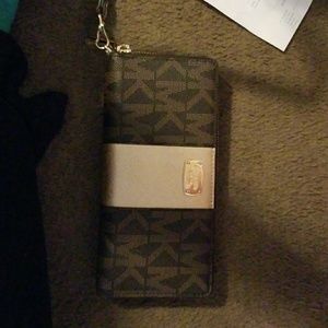 Michael kors striped wallet