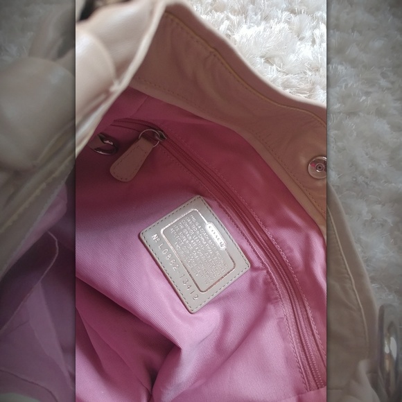 Coach cream leather hand bag - Picture 2 of 2