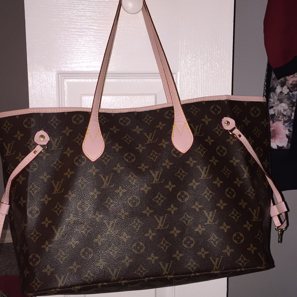 Louis Vuitton Non-Authentic Tote