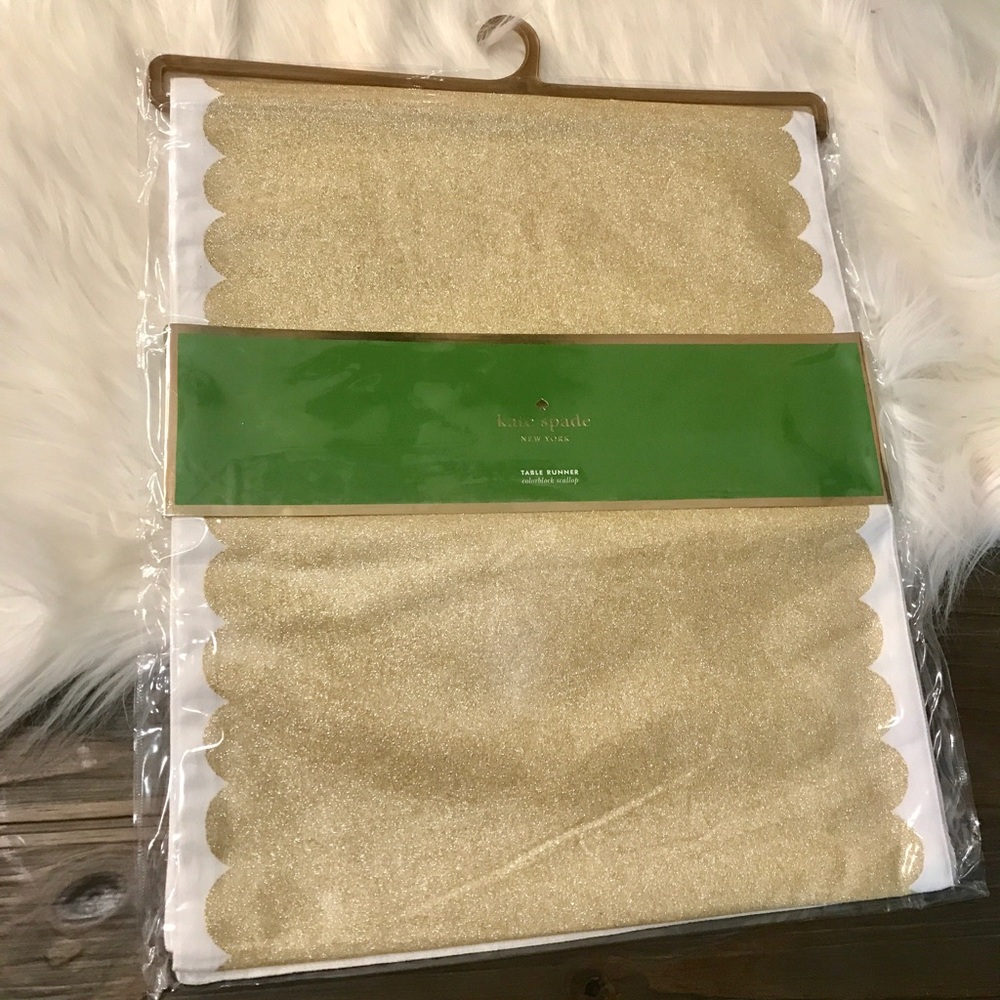 Kate Spade Colorblock Scallop gold table runner