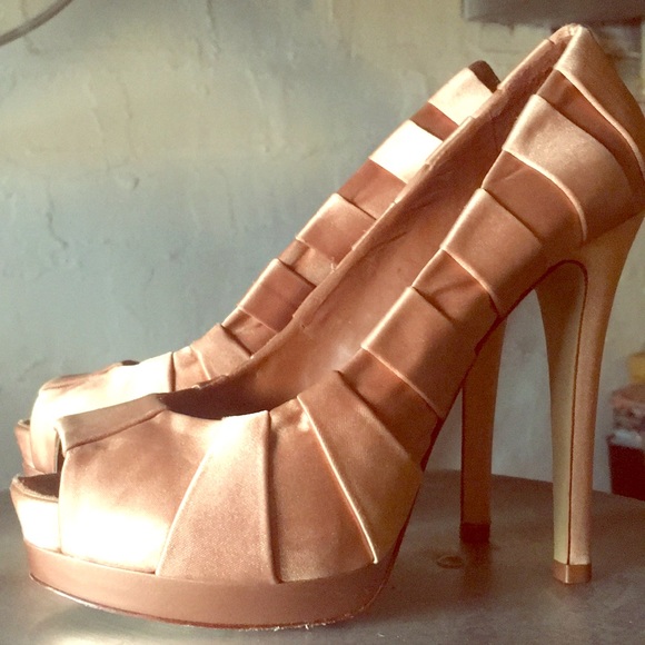 BCBG Max Azria Satin Heels - Picture 1 of 2