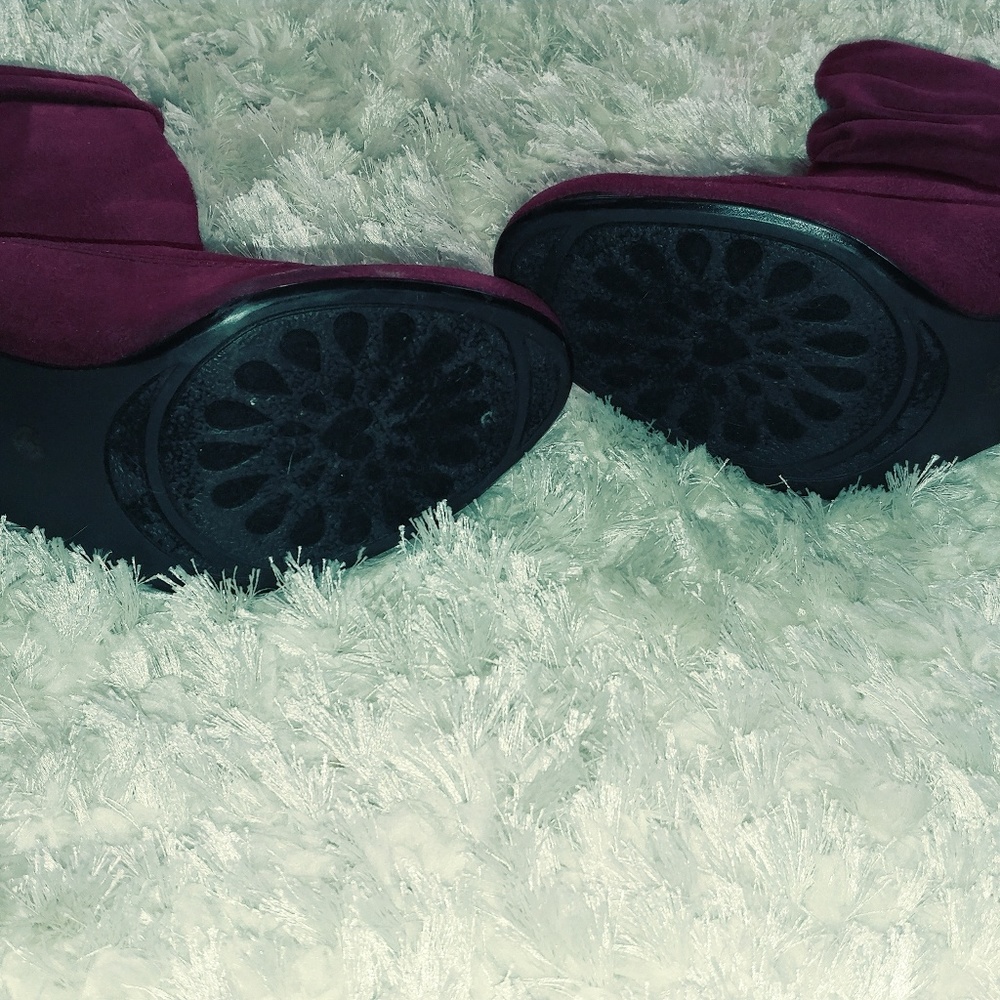 Boots - Picture 2 of 3