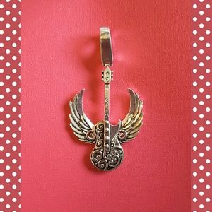 Guitar with wings fashion pendant