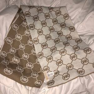 Michael kors scarf