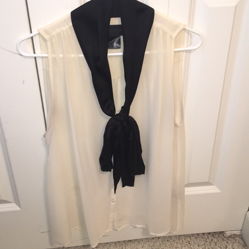 Sleeveless blouse