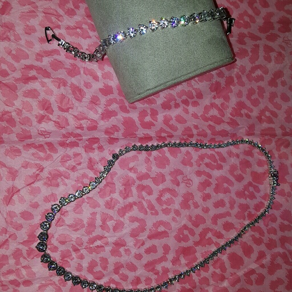 Silver Set - Picture 2 of 5