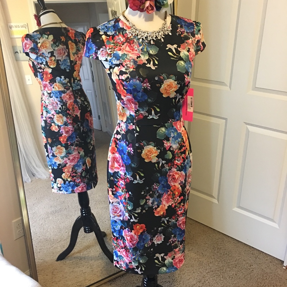 NWoT Betsey Johnson floral scuba dress