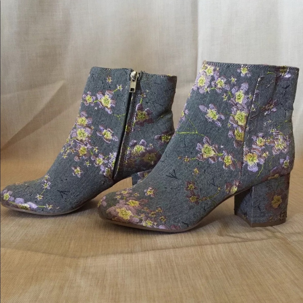 Zigisoho Gray Ankle Boots