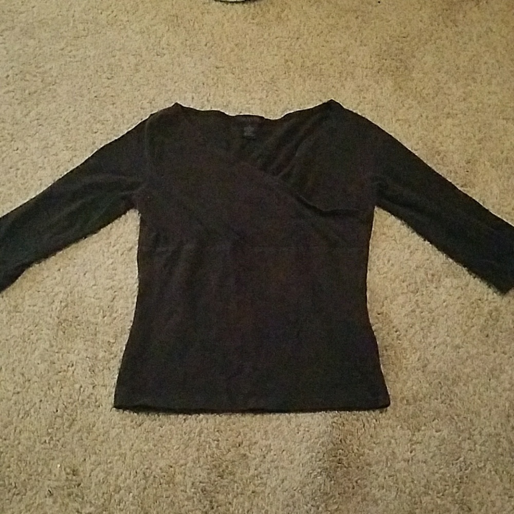 The Limited quarter length black top