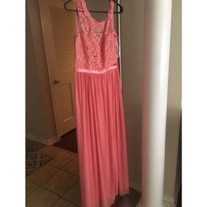 David’s Bridal Long Bridesmaid Dress w Lace Bodice