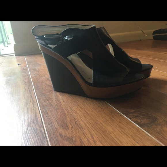 Michael Kors wedges! Beautiful! - Picture 3 of 8