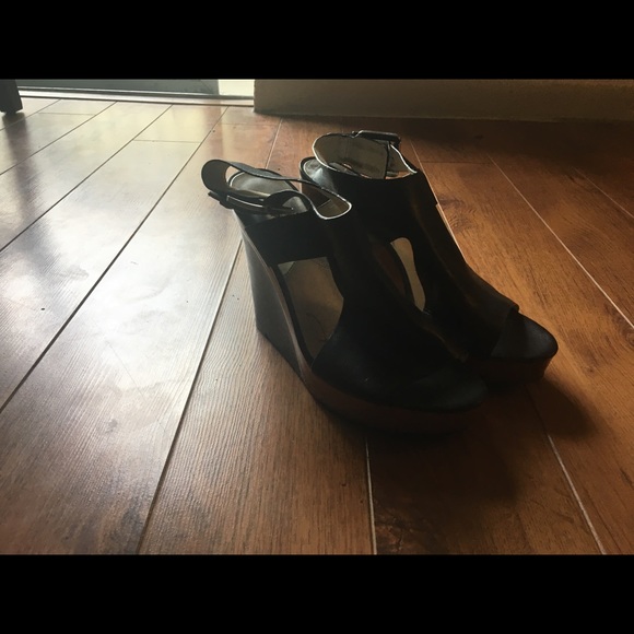 Michael Kors wedges! Beautiful! - Picture 5 of 8