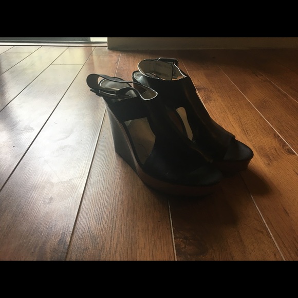 Michael Kors wedges! Beautiful! - Picture 6 of 8