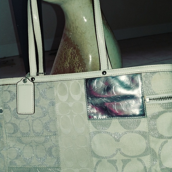 Hand bag - Picture 2 of 3